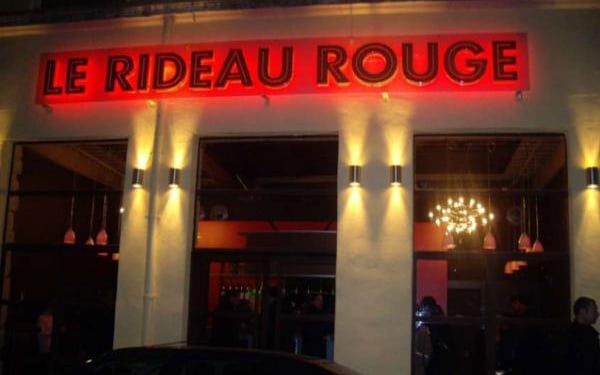Le Rideau Rouge