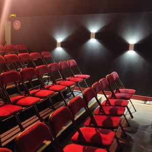 Au Rikiki café-théâtre
