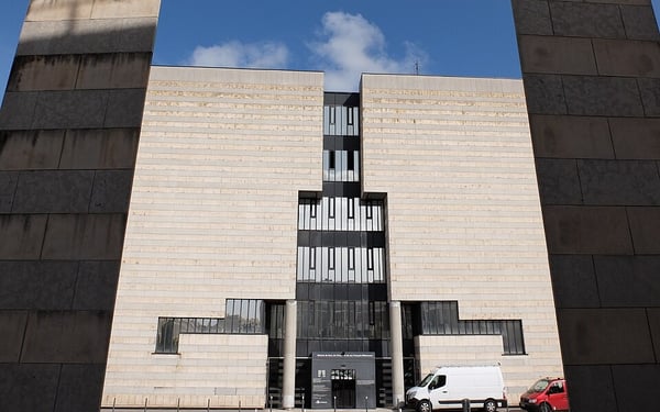 Façade Maison du livre, de l'image, et du son