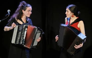 Clara Sanchez et Louise O'sman chantent Édith Piaf