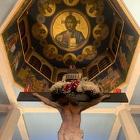 Visitez une Église d'architecture byzantine du XXe siècle, fresque d'origine byzantine, icônes byzantines.