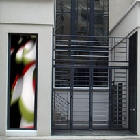 Étrange diptyque signé Guillaume Bottazzi sur le patrimoine historique des Gratte-Ciel de Villeurbanne