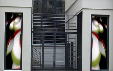 Étrange diptyque signé Guillaume Bottazzi sur le patrimoine historique des Gratte-Ciel de Villeurbanne