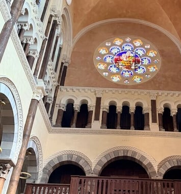 Levez les yeux, fresques et rosaces de la chapelle du Lycée St Marc