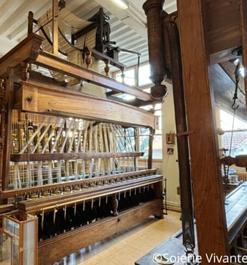 Visite guidée de l'atelier municipal de passementerie