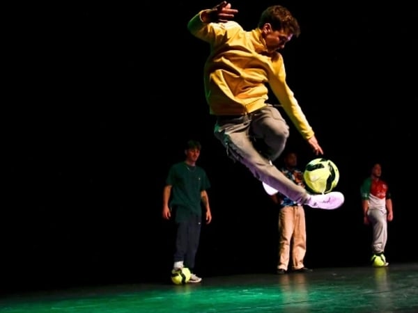 Joga Bonito : Danse et Foot Freestyle