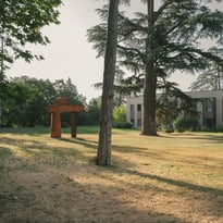Découverte de l'œuvre mémorielle de Roland Cognet, sculpteur