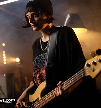 Laura Cahen + Caiman