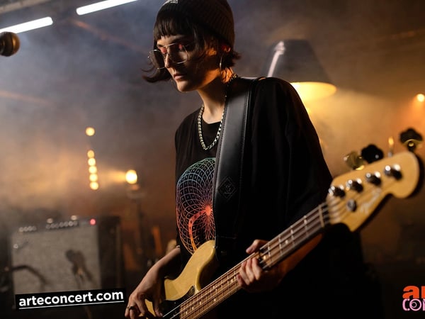 Laura Cahen + Caiman