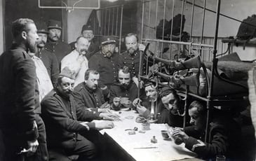 Atelier reconstitution d'une chambrée militaire