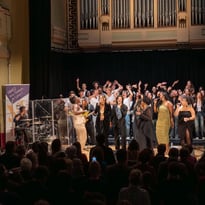 Soirée d’ouverture : le gospel prend feu à la Salle Molière !