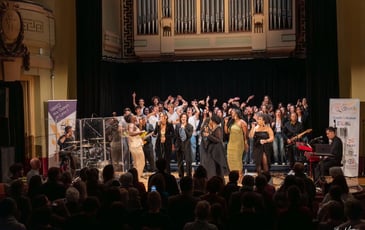 Soirée d’ouverture : le gospel prend feu à la Salle Molière !