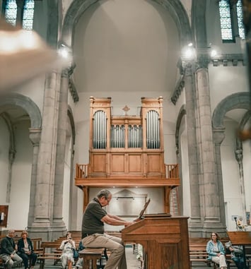 Découvrez l'Église Saint-Pierre accompagné d'un organiste