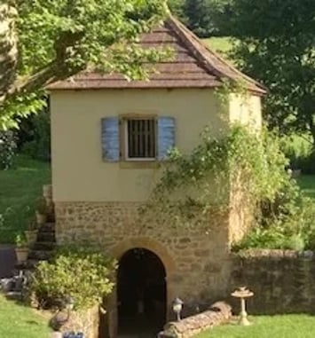 Découverte des anciens termes de Sarcey