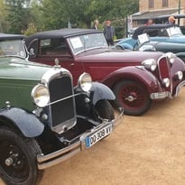 Rassemblement d'automobiles d'avant 1960