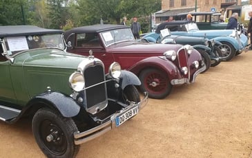 Rassemblement d'automobiles d'avant 1960