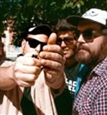 Mahout : reggae jamaïcain punk, garage et funk, version acoustique