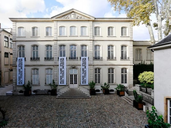 18e Biennale de Lyon au Musée des Tissus