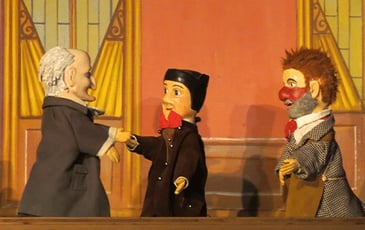 Guignol et les papillotes de Noël
