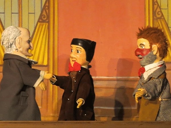 Guignol et les papillotes de Noël