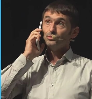 Théâtre-Forum : au secours de la parentalité numérique