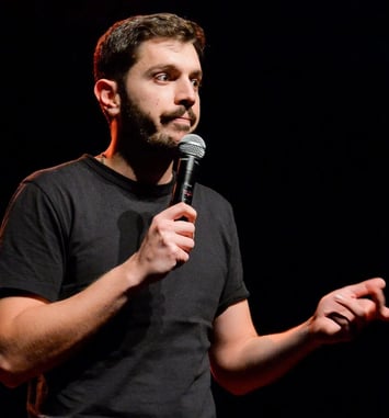 La Gaille, Entre rire et réalité