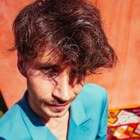 Victor Ghesquière, À découvert