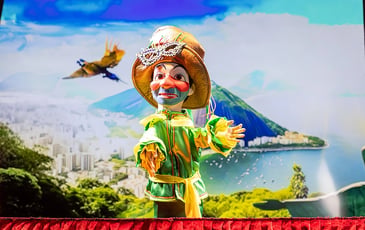 Guignol Rhône Alpes et Rio le majestueux perroquet