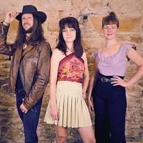 Karoline & the Free Folks