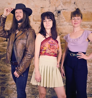 Karoline & the Free Folks